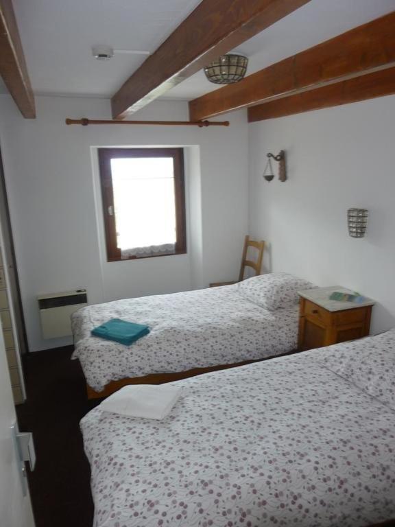 Auberge Roche Grande Entraunes Eksteriør billede